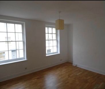 2 Bed Maisonette, Lower Market Street, BN3 - Photo 2