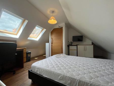 4 bedroom semi-detached house to rent - Photo 3