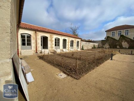 Location Appartement 2 pièces 60m² FONTENAY LE COMTE 85200 - Photo 4