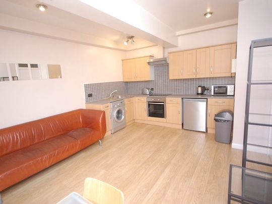 Crown Street, Flat 3, - Photo 1