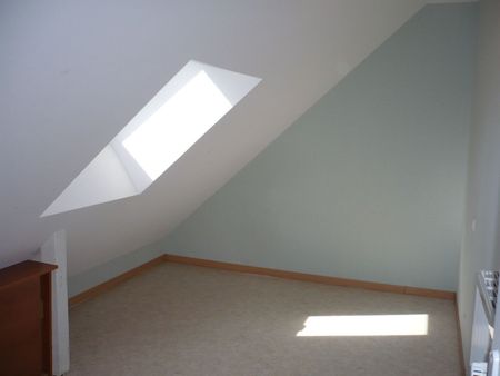 Location Appartement 3 pièces 50m² BLETTERANS 39140 - Photo 2