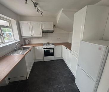 3 bedroom semi-detached house to rent - Photo 6