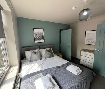 Cobden Terrace (Room 3), Farnley, Leeds - Photo 1