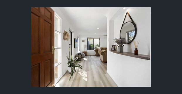 Spacious 3-Bedroom Family Home in Prime Gold Coast Location - Photo 1