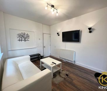 4 bedroom terraced house to rent - Photo 1