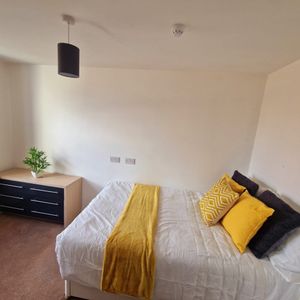 Room in a Shared House, Latham Road, CV5 - Photo 2