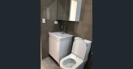 Brand new 3 Bedroom Granny House for rent at Seven Hills !!! - Photo 4