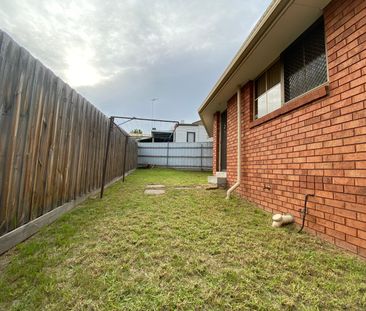 5/70 Devon Road, Pascoe Vale VIC 3044 - Photo 3