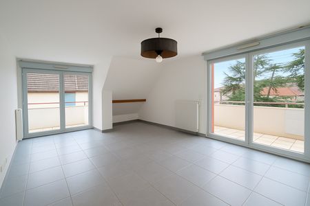 Location Appartement 3 pièces 71m² - Photo 2