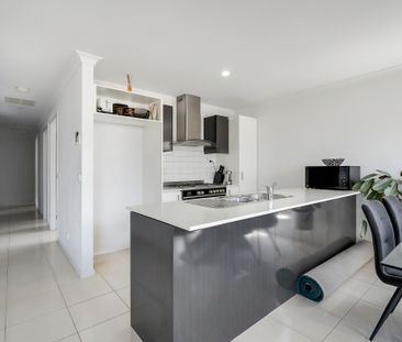 44 Dodson Road, Officer VIC 3809 - House For Rent | Domain - Photo 3