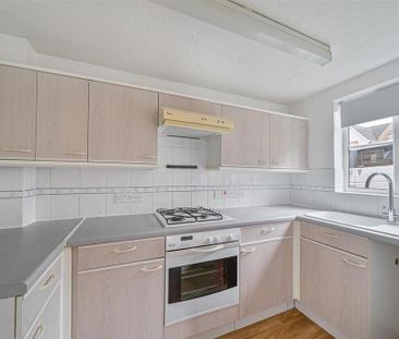 2 bedroom semi-detached house to rent - Photo 5