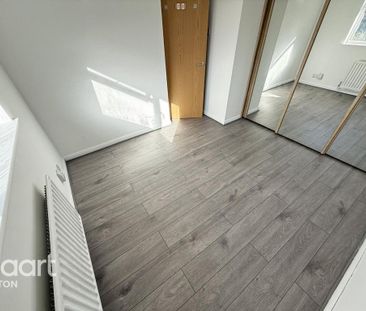 3 bedroom end of terrace house to rent - Photo 2
