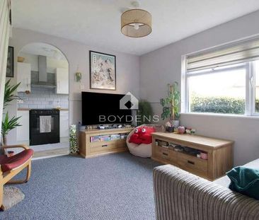 Nash Close Lawford Colchester Essex, CO11 - Photo 4