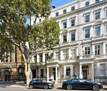 A bright and spacious two bedroom apartment based in this impressive period building with lift access. - Photo 1