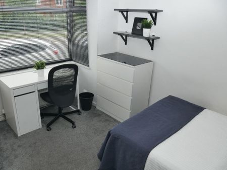 4 bedroom terraced house to rent - Photo 3