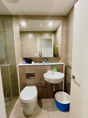 8 Kingsborough Wy, Sydney - Photo 3