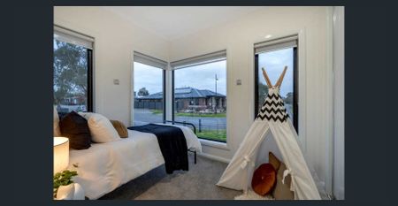 Beautiful Family Home in Prime Location – Space, Style & Comfort! - Photo 4