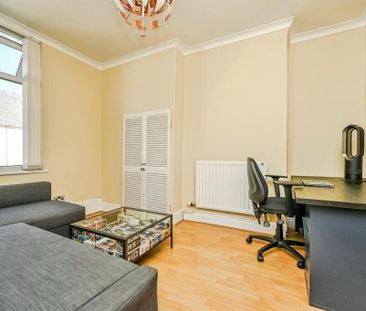 3 Bed Terraced House, Woodhall Road, L13 - Photo 2