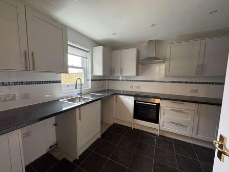 Horseshoe Crescent, The Garrison, Southend On Sea, SS3 - Photo 5