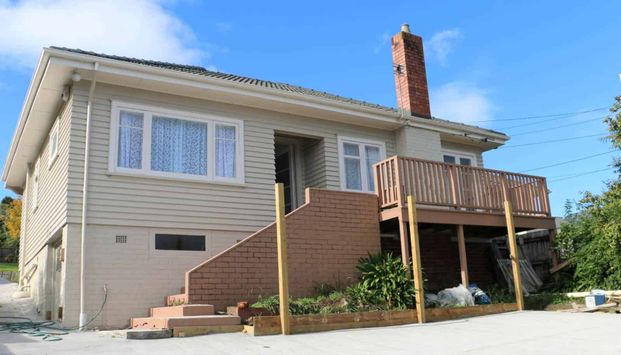 Charming Elevated 3-Bedroom Home in Blockhouse Bay - Photo 1