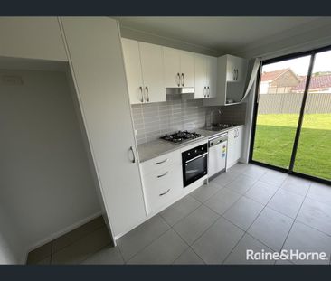 1/16 Francis Avenue, North Tamworth, NSW 2340 - Photo 2