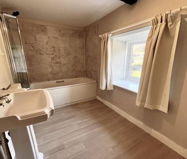 2 bedroom semi-detached house to rent - Photo 6