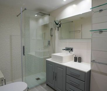 2 bedroom luxury Apartment for rent in Nueva Andalucia, Andalusia - Photo 5