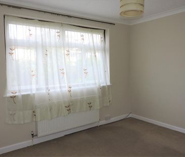 2 bedroom semi-detached bungalow to rent - Photo 4