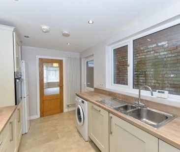 18 Hollycroft Avenue, Belfast, BT5 5JE - Photo 5