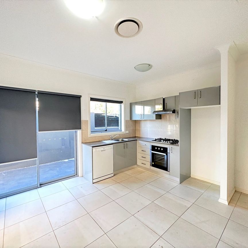 Gorgeous 2 Bedroom Granny Flat in Bardia - Photo 1