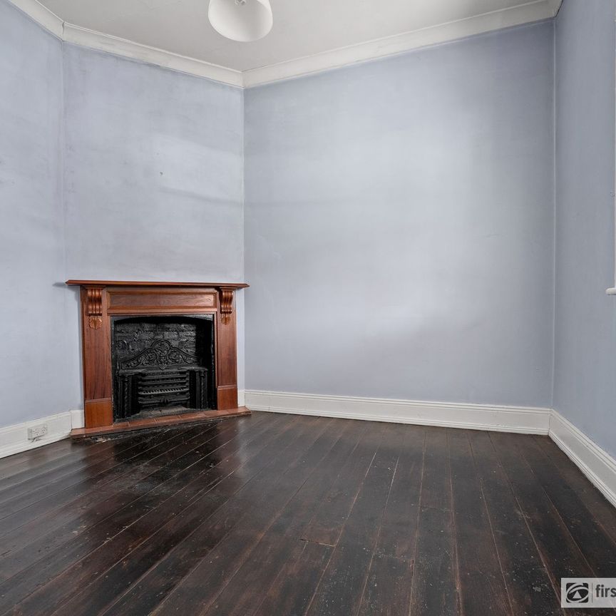 Character, Charm & Blue-Chip CBD Living - Photo 1