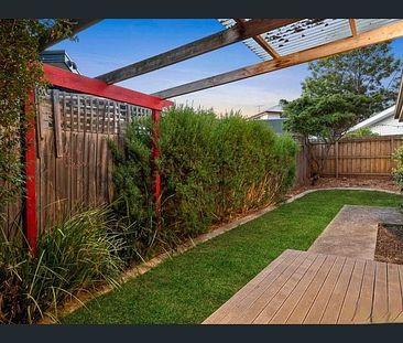 1/2 Gretton Court, Highton VIC 3216 - Photo 2