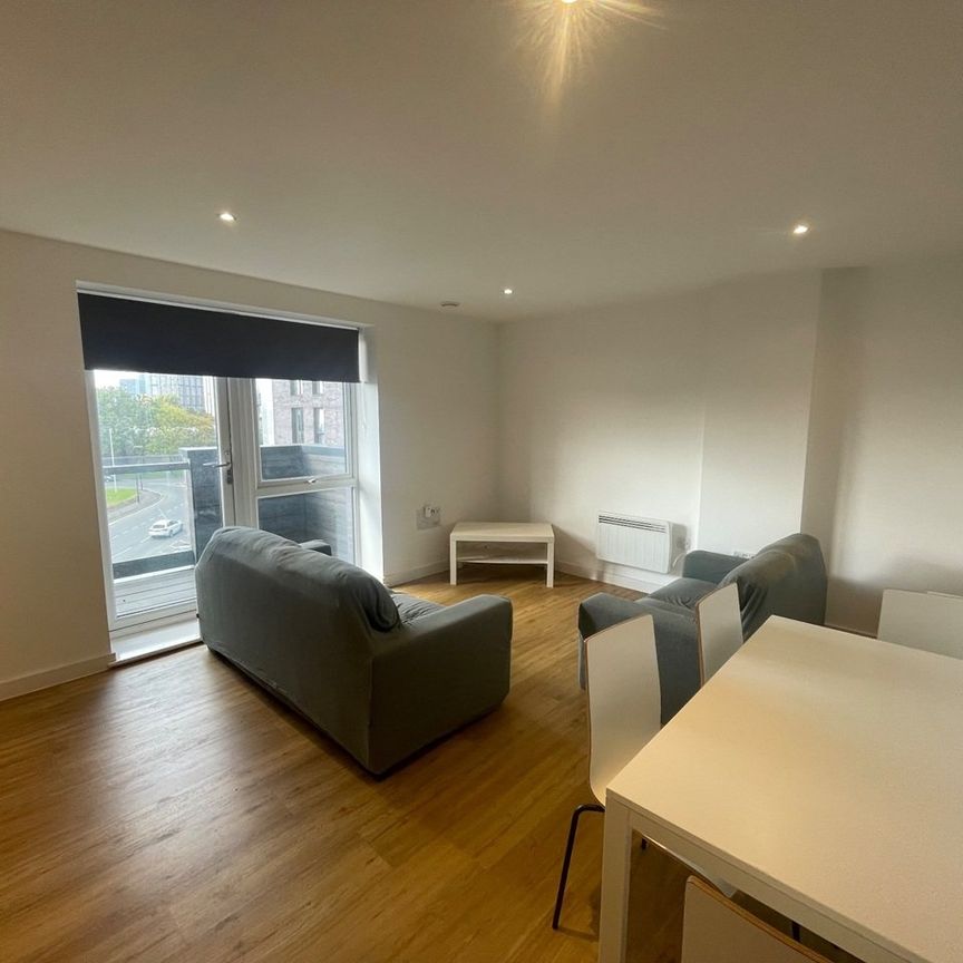 3 Bed Flat, Every Street, M4 - Photo 1