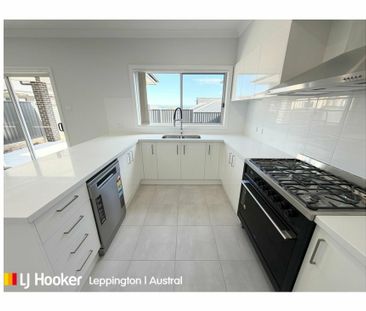 Stylish & Spacious Double-Storey Family Home - Photo 6