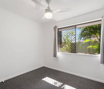 Move-In Ready - Fresh paint, carpet and curtains! - Photo 2