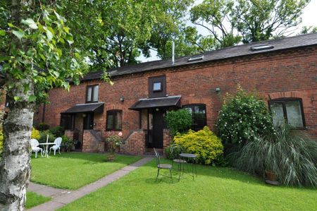 2 bedroom terraced house to rent - Photo 2