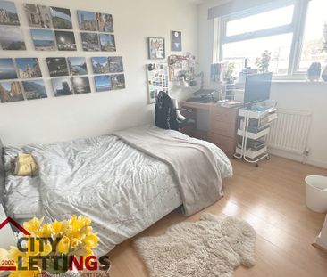 2 Bedroom Mid Terraced House - Photo 6