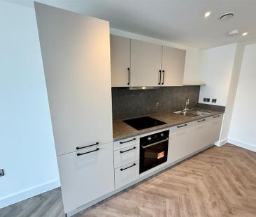 Studio to rent - Photo 2
