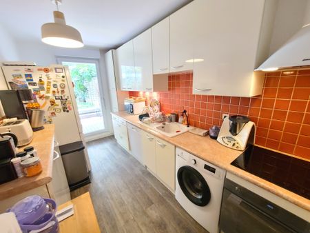 Location Appartement 3 pièces 72m² MARSEILLE 6ème - Photo 5