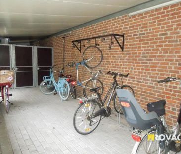 Gelijkvloers éénslaapkamer- appartement met private overdekte autos... - Photo 1