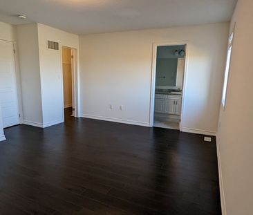 For Lease - 686 Laking Terrace, Milton, Ontario - Photo 3