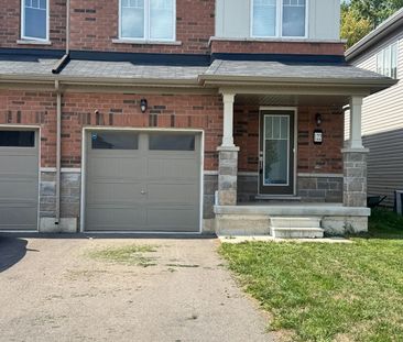 For Lease - 122 Esther Crescent, Thorold, Ontario - Photo 2