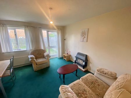 £129 pppw 52 Heron Drive, Lenton, Nottingham - Photo 2