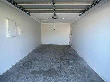 2 BEDROOM DUPLEX - Photo 2