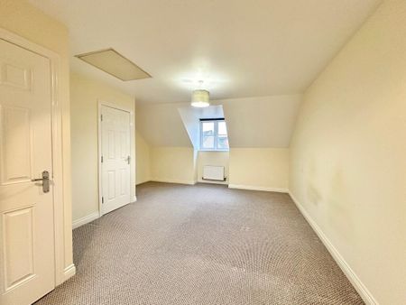 4 bedroom semi-detached house to rent - Photo 4