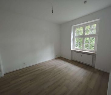 Neu renovierte Erdgeschoss-Wohnung in ruhiger Lage!! - Photo 2