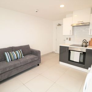 Flat 82, Samara Plaza, LS2 9DU, Leeds - Photo 2