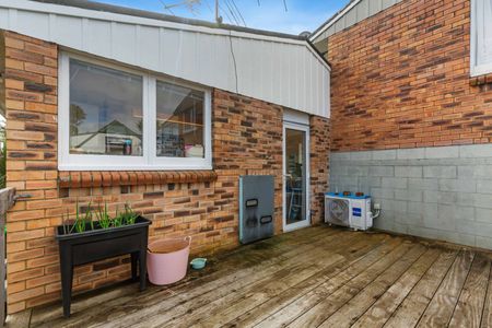 Easy Living - Photo 2