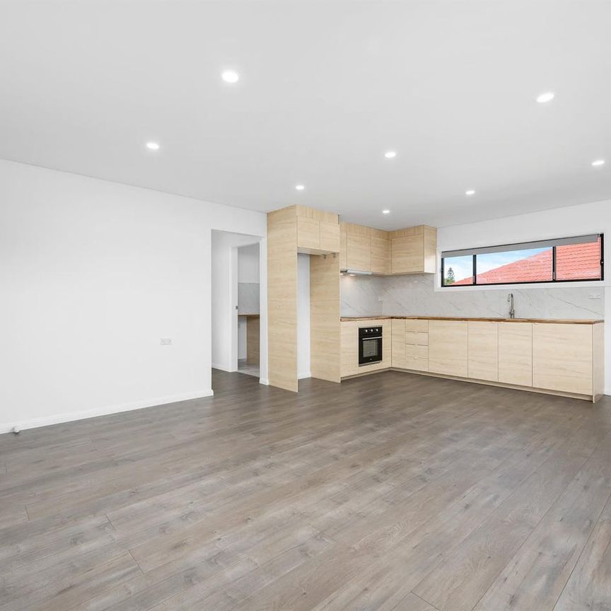 Freshly Renovated Home with Modern Charm in Ashcroft - Photo 1