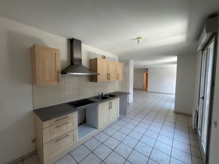 APPARTEMENT NON MEUBLÉ EN PLEIN COEUR DU CENTRE VILLE AVEC PLACE DE PARKING EN SOUS TERRAIN - Photo 5